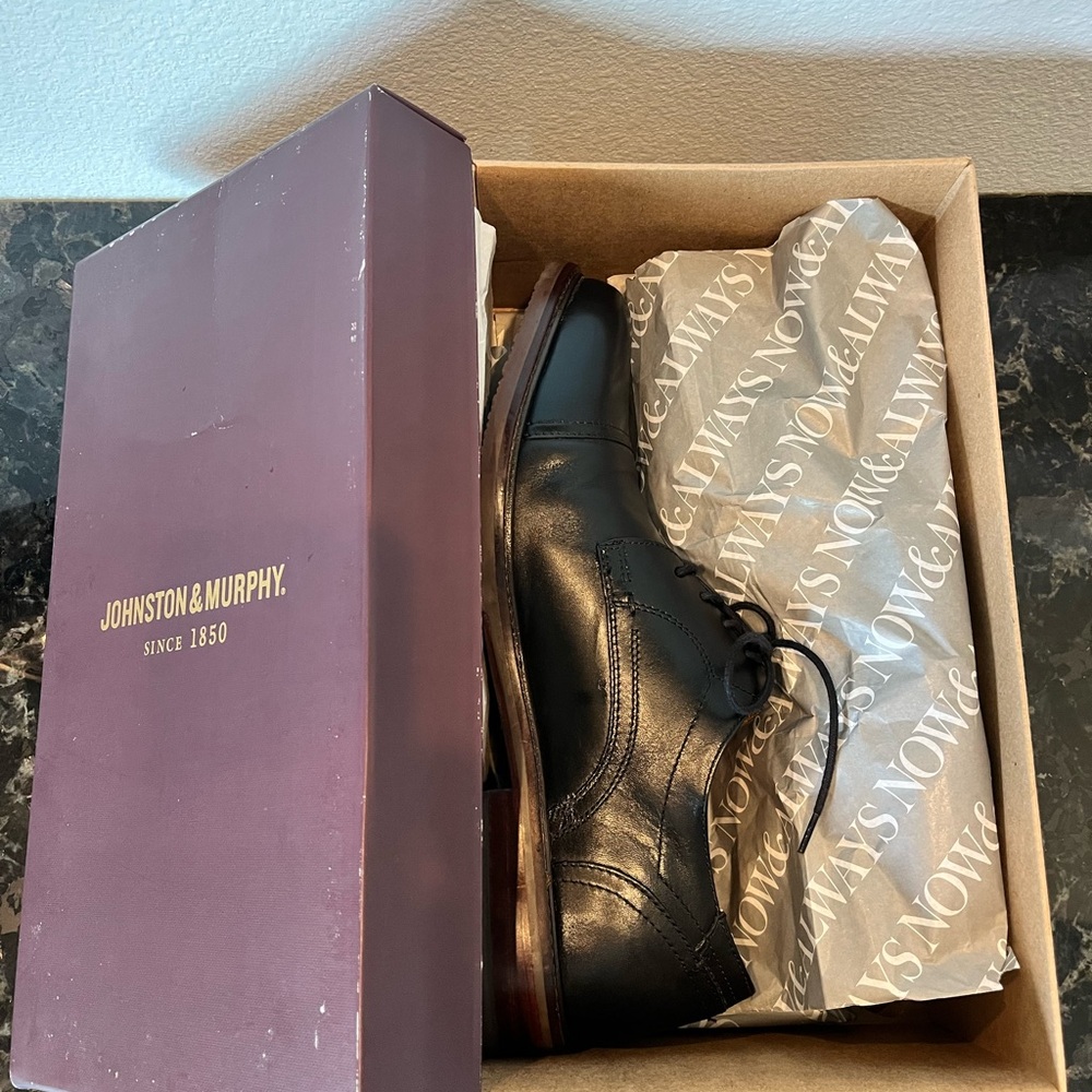 Johnston & Murphy Black Oxfords Leather Finish